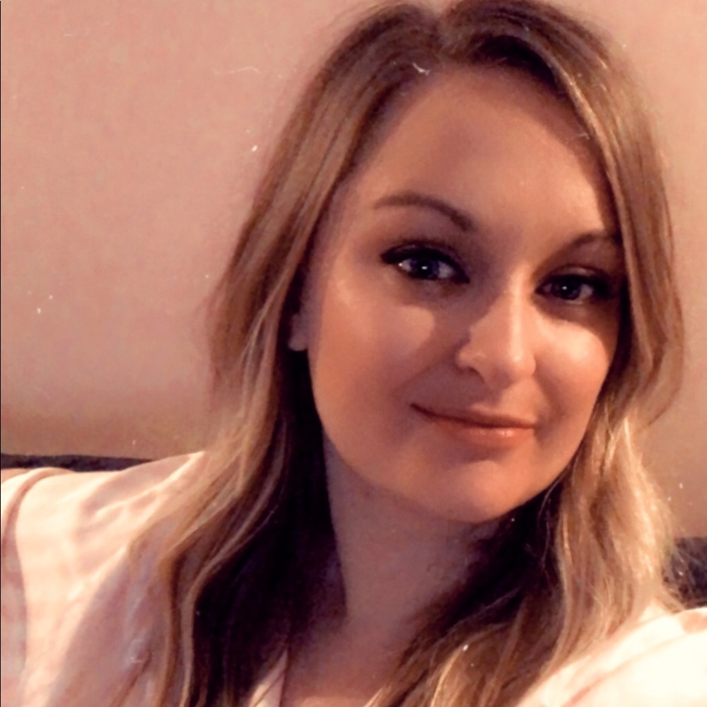 Meet your Posher, Christina